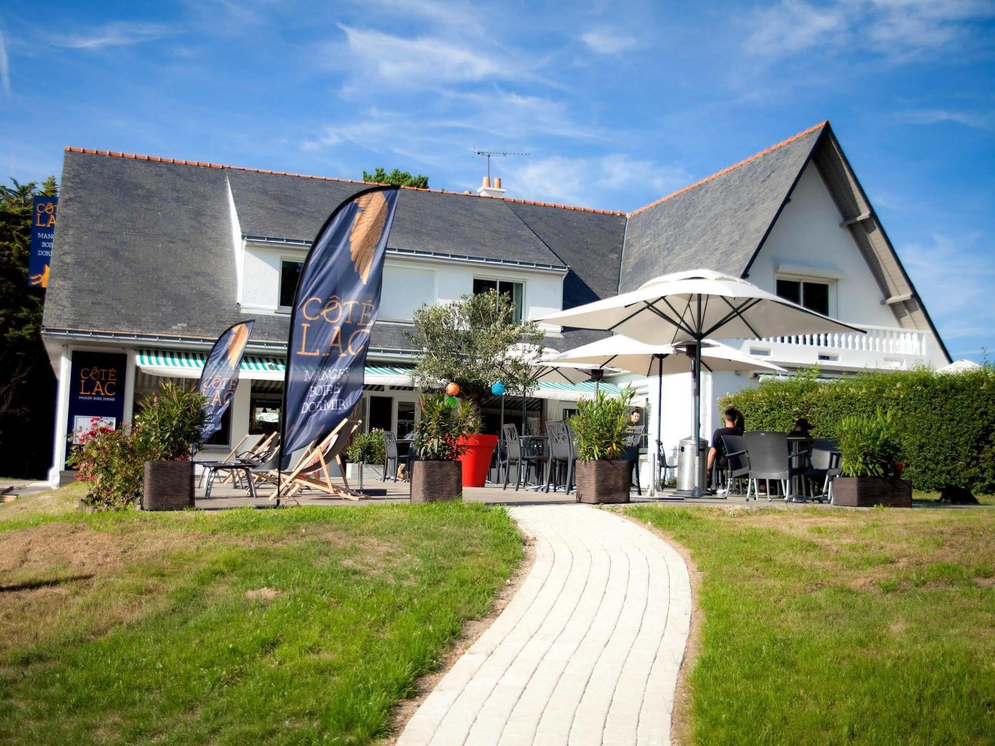 Hotel Restaurant Logis Cote Lac Savenay Exterior photo